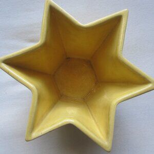 vintage Unique 6-Pointed Star Yellow Ceramic Trinket Dish- 6" x 4" tall